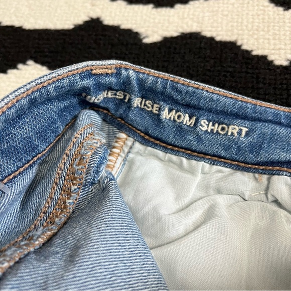 American Eagle Comfort Waist Super Hi-Rise Mom Shorts Denim Jean Shorts Size 00 - Picture 4 of 8